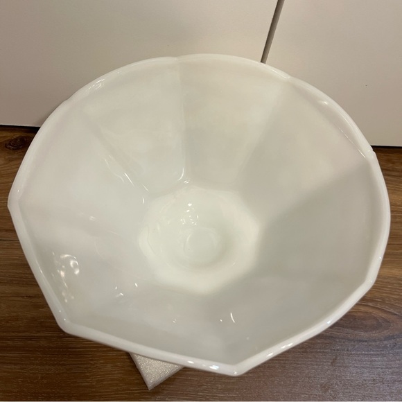 Vintage Anchor Hocking Milk Glass Large Footed Serving Bowl mid century 1950s - Picture 5 of 8